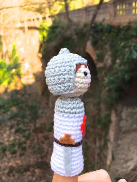 sant jordi amigurumi caballero