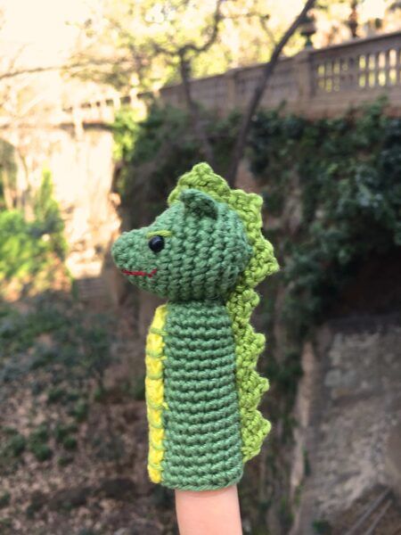 dragon de amigurumi muñeco de dedo